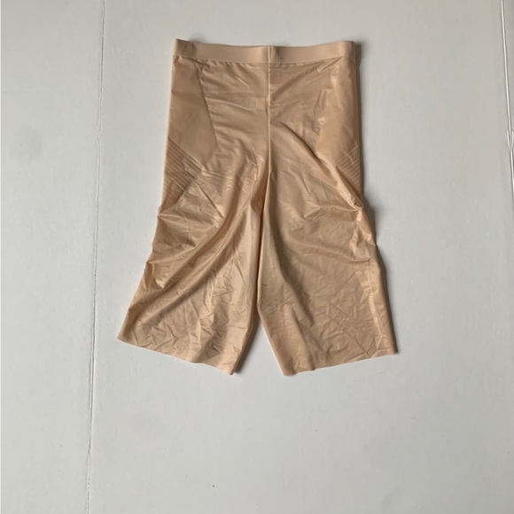 Spanx Control High-Waist Thigh Shaper - Picture 6 of 8